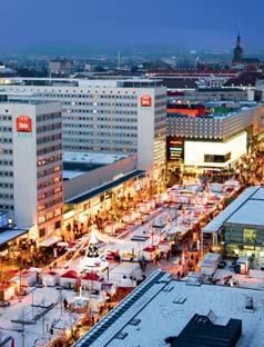 Drážďanská hlavní nákupní zóna vede od hlavního nádraží ulicí Prager Strasse směrem k zámku a nabízí Vánoční trh na ulici Prager Strasse mezinárodní módní značky, nákupní pasáže a vše, co moderní