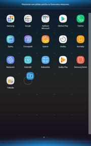 30 z 36 Přidání ikony na plochu V menu vyberete aplikaci, kterou chcete mít k dispozici na úvodní obrazovce a pár vteřin na
