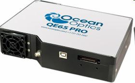 PL spektra CQD PL měřená vláknovým spektrákem OceanOptics QE65 Pro Intenzita PL uhlíkových teček v roztoku