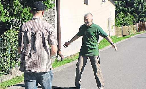 4 4. července 2014 Uherskohradišťsko LidéveHvozdné jsou happy Do natáčení klipu k hitu Happy se vrhla celá vesnice.