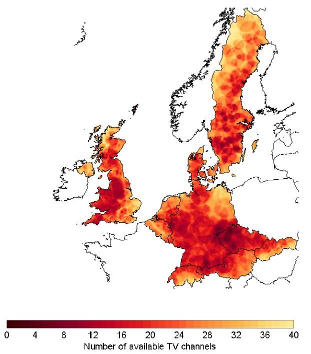 požadovaný SNR chráněná oblast 75 km oblast omezená šumem volný prostor white space počet dosažitelných volných TV kanálů Závislost přijímaného výkonu TV signálu vysílače Stockholm Naka na