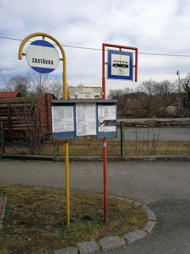 Příprava integrace veřejné dopravy Příklady problémů zjištěných při analýze současných linek: nízká nabídka spojů (zejména v mimošpičkových obdobích) chybějící návaznosti (autobusů na vlaky i
