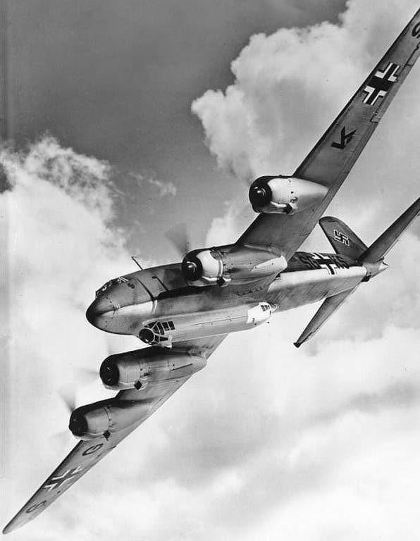 Focke-Wulf Fw 200 Condor byl čtyřmotorový dálkový průzkumný námořní, bombardovací nebo transportní letoun.