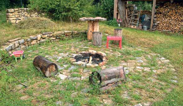 téma měsíce Realizace a údržba zeleně Zahrada u vily Sněženka 2815 hlasů Projekt: Ing. Jana Pyšková Realizace: Zahradní Architektura Kurz s. r. o. Výměra: 600 m² Zahrada roku 2012 1.