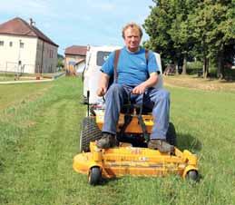 téma měsíce Realizace a údržba zeleně Pro intenzivní i extenzivní údržbu Walker Mowers a Billy Goat jsou profesionální stroje americké výroby určené především pro pravidelnou údržbu veřejné zeleně,