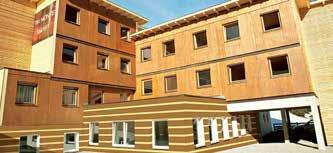 RAKOUSKO ZÁPADNÍ TYROLSKO 21 Feichten Hotel Tia Monte Smart d Feichten - Praha 330 km, Brno 470 km POLOHA: na okraji obce Feichten. Centrum cca 450 m. Lanovka na ledovec cca 19 km.