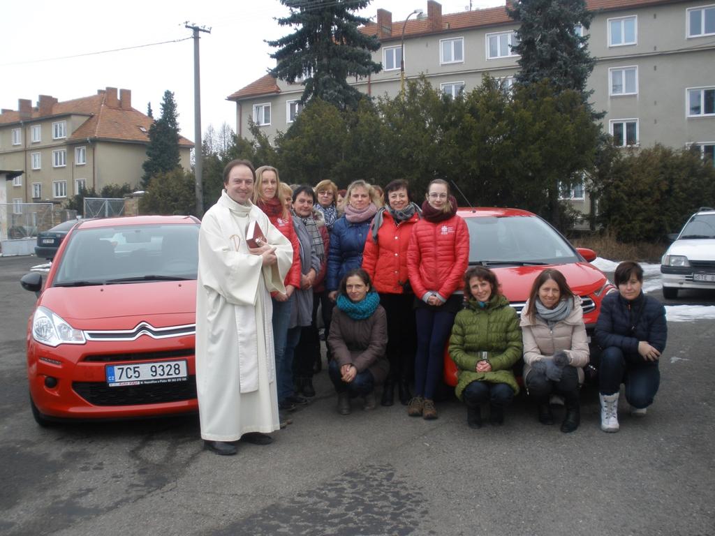 Kontakty: Vedoucí: Bc. Helena Turková, tel.: 383 325 808, 777 808 874 e-mail: turkova@charita-strakonice.cz Sociální pracovník: Radka Pechová, DiS. tel.: 383 325 808, 776 808 841 e-mail: pechova@charita-strakonice.