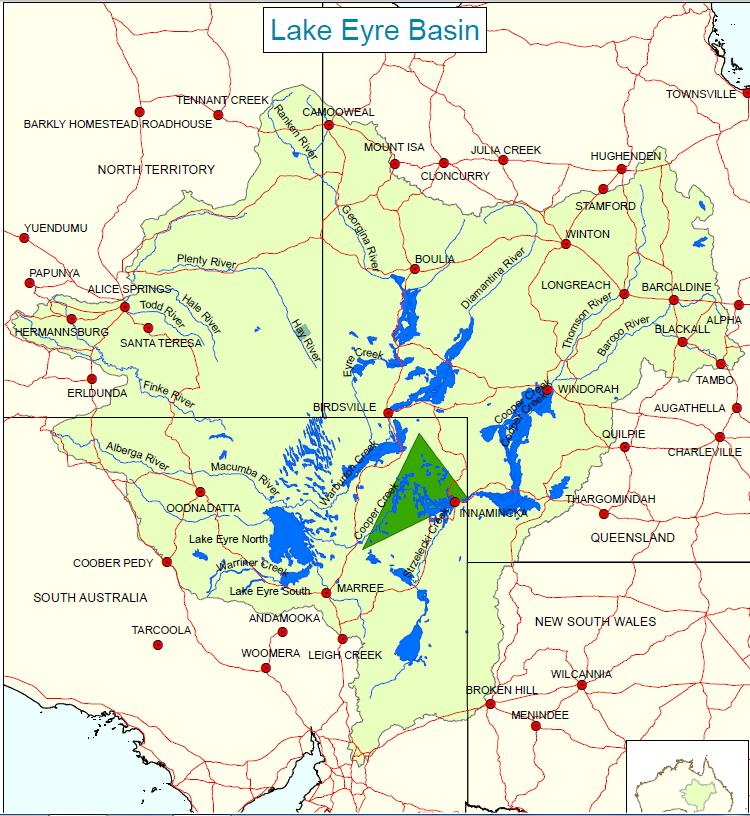 500 km Obr. Hd_36. Podrobnější mapa povodí Eyreova jezera. Všechny modré vodní plochy jsou periodické. Zelený trojúhelník zahrnuje mj.