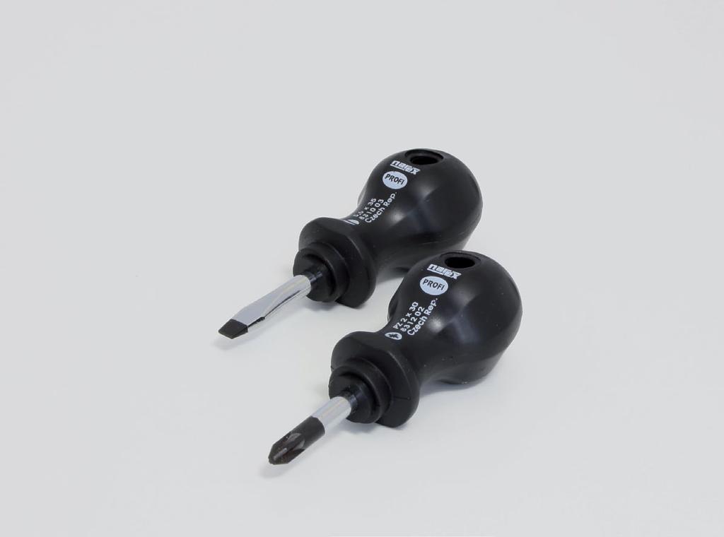 Šroubovák Pozidriv Screwdriver Pozidriv 8312 01 PZ 1 4,5 30 62 35 32 20 8312 02 PZ 2 6 30 62 35 40 20 8312 03 PZ 3 8 35 62 35 46 20 Řada: MINI LINE PROFI kulovitá s šestihranným průřezem Dřík: