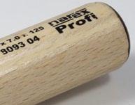 LINE PROFI buk přírodní lakovaný s kruhovým průřezem Dřík: kulatý, průchozí až do konce rukojetě, chromovaný, šestihran pro klíč, pracovní část černěna Line: WOOD LINE PROFI natural varnished wood