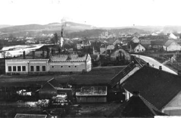 Historie společnosti Company history Výroba ručního nářadí v Bystřici se může pochlubit svou více než devadesátiletou tradicí.