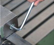 Poznámky Notes www.sk-tools.com OBCHODNÍ SPOLUPRÁCE SKG BUSINESS COOPERATION SKG www.narextools.cz Společnost SKG je výrobcem vysoce kvalitního nářadí, zvláště šroubováků.