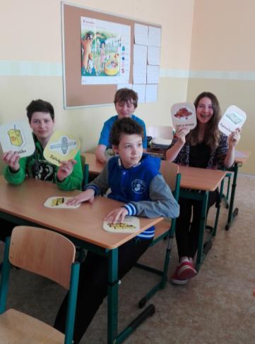 environmentálním programem VŠCHT Chemie a životní prostředí z projektu Hodina moderní chemie.