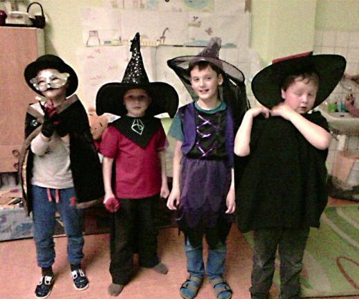 NOVINKY OD NÁS Rej čarodějnic Na konci dubna začalo hemžení a rej čarodějnic i u nás ve II. oddělení ŠD. Domluvili jsme se s rodiči a paní vychovatelkou, že si uděláme spaní v družině.