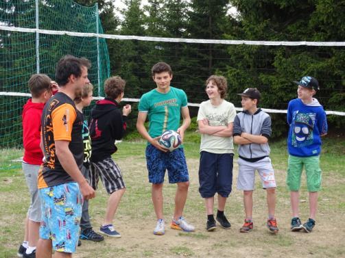 Protože nám počasí opravdu moc přálo, vyšli jsme ve středu hned po snídani na celodenní pěší výlet.