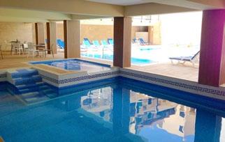 SPORT A ZÁBAVA: v okolí hotelu je k dispozici velké množství vodních sportů či možnost potápění (za poplatek).