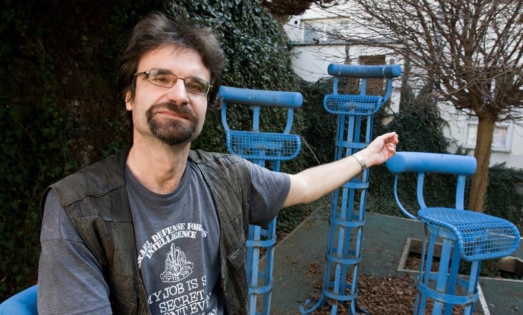 aspekt Lubor Kysučan: Netruchlím nad starými dobrými časy Lubor Kysučan působí druhým rokem jako vedoucí katedry klasické filologie, kromě vedení katedry a výuky se angažuje v mnoha občanských