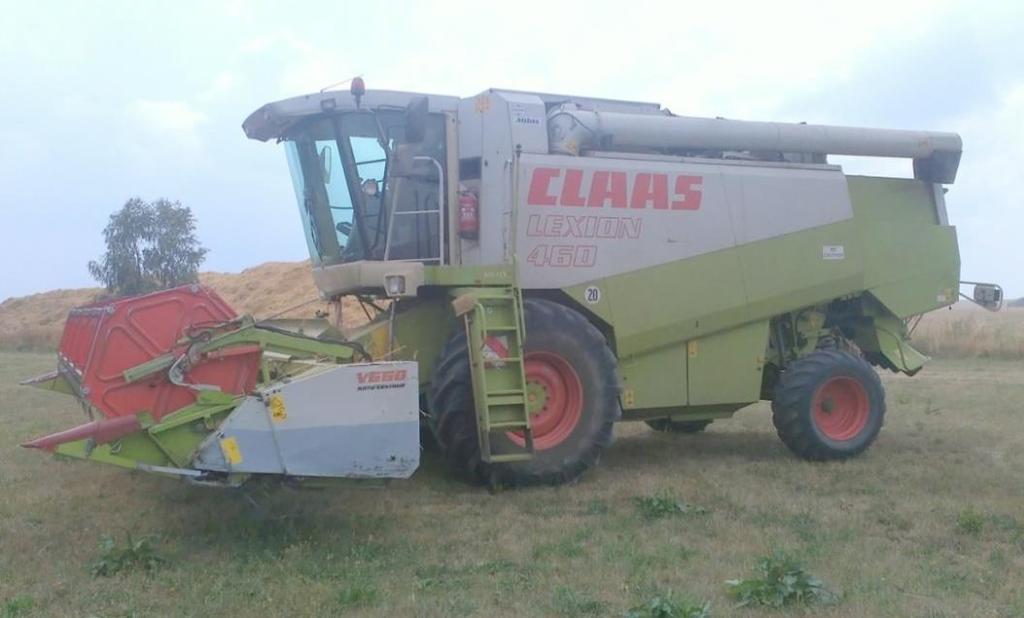 4.3.2 CLAAS Lexion 460 Sklízecí mlátička CLAAS Lexion 460 byla vyrobena v roce 1998. Byla osazena šestiválcovým motorem Mercedes-Benz OM 401 LA o objemu 9570 cm 3 a maximální výkon činil 221 kw.