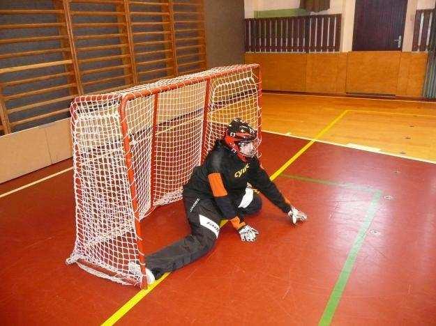 27. listopad 2008: Okrskové kolo ve florbalu chlapců Čtvrtek 27. listopadu 2008 se stal ve Rtyni v Podkrkonoší dnem urputných bojů florbalistů. Dopoledne to byli mladší žáci a odpoledne žáci starší.