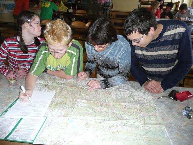 listopadu 2008 se školní jídelna změnila v improvizovaný diskotékový sál a židle a stoly musely ustoupit rozjařeným tanečníkům a tanečnicím, kteří se zde v podvečer sešli.