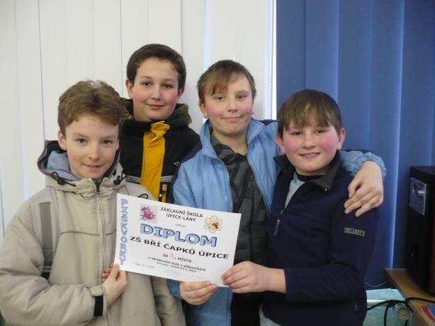 24. únor 2009: Turnaj v piškvorkách Dne 24. února 2009 se žáci I. stupně zúčastnili okrskové soutěže v piškvorkách na ZŠ Úpice Lány. Soutěžilo se ve třech kategoriích (žáci 1. až 3. ročníku, žáci 4.