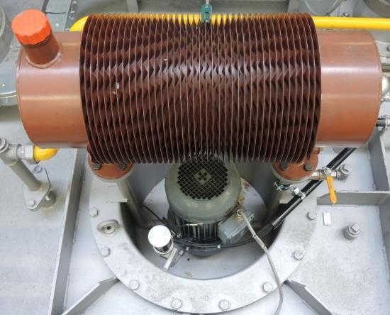 Motor 5, 6 - Motory pro míchání atmosféry v hlavní peci Motory 5, 6 (obrázek 23) jsou umístěny nad hlavní pecí, kde probíhá ohřev a austenitizace.