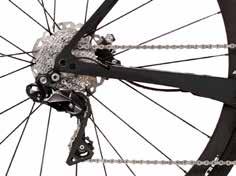 Di2 DISC MATTE BLACK/CHROME SILVER 3 999 Rychlost a pohodlí Aerorám a