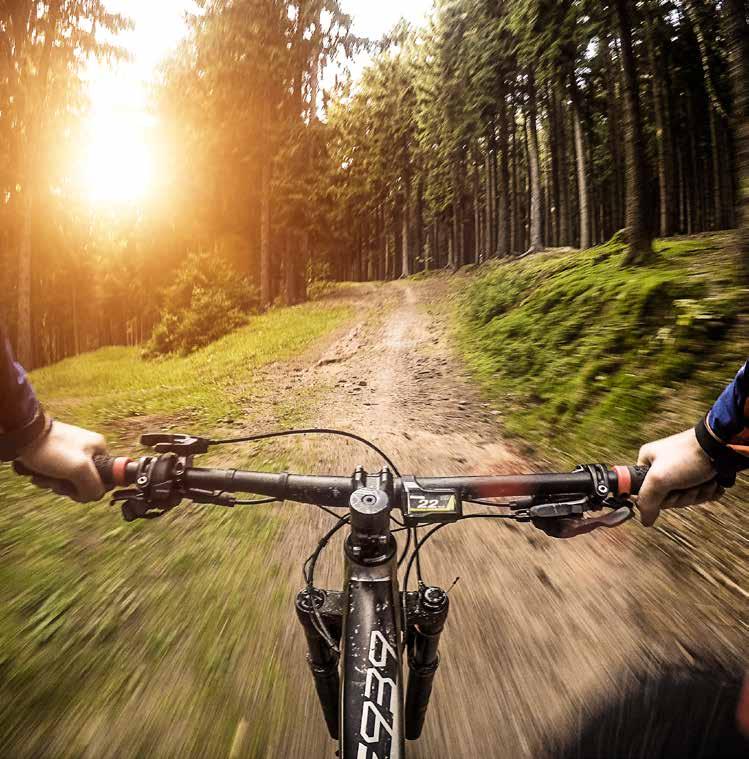 E-MTB TRAIL FX - VYSOCE VÝKONNÝ POHONNÝ SYSTÉM - ZDVIH 130 MM VYLADĚNÝ PRO JÍZDU NA TRAILECH - NÍZKÁ HMOTNOST A NÍZKO POLOŽENÉ TĚŽIŠTĚ - PRECIZNÍ KONTROLA A OVLÁDÁNÍ - HRAVÉ NALADĚNÍ EXTRA ENERGIE