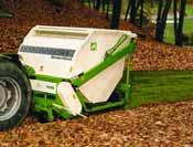 Produkty Grasshopper Vyžínání, provzdušňování a sběr Pracovní záběr Objem sběrného koše 1,35 m až 2,1 m 1200 l až 3500 l