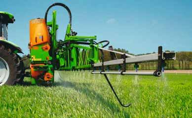 Produkty UF nesený postřikovač Velmi lehká profilová konstrukce Objem nádrže 900 l / 1200 l / 1500 l / 1800 l Pracovní záběr 12 m až 30 m Se systémem ISOBUS Vedení ramen