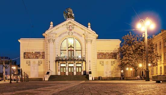 Kromě toho firma pravidelně přispívá na charitativní akce a turnaje, jejichž výtěžek jde na podporu dalších neziskových organizací a institucí jako například centra pro děti nebo dětské domovy a