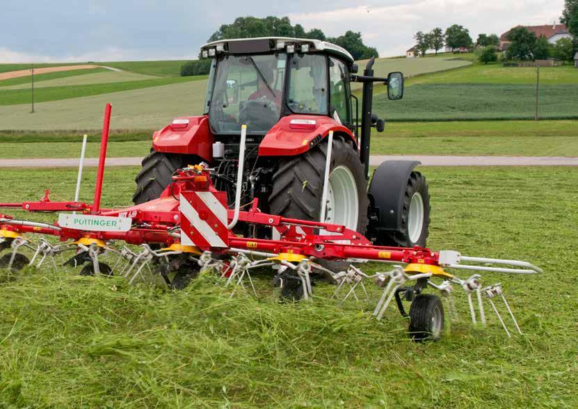 Přepravní šířka Výška při odstavení Přepravní délka Hydraulické přípoje Hmotnost 2,50 m 2,25 m 1 jednočinný 525 kg 2,85 m 2,60 m 1 jednočinný 550 kg 2,85 m 2,60 m 1 jednočinný 500 kg 2,55 m 2,97 m 1