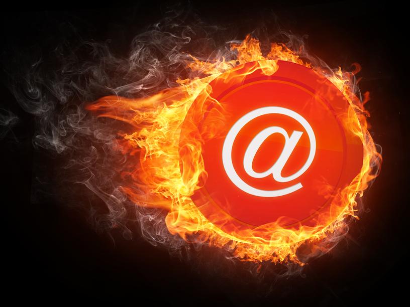 Moje databáze ale čítala méně než stovku kontaktů a návštěvnost na mém tehdejším webu také nijak vysoká nebyla.