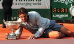 TIPY PRO VÁS French Open a pohárová finále! Tenis svìtového kalibru? French Open! S raketou a míèkem zruèní jedinci mají dostaveníèko v Paøíži. Kdo ovládne Roland Garros?