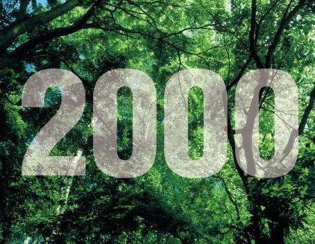 Pfiehled penûïit ch i naturálních pfiíjmû a tantiem, které pfiijali v roce 2000 ãlenové pfiedstavenstva, dozorãí rady a vedoucí zamûstnanci od emitenta a od osob ovládan ch emitentem PenûÏní pfiíjmy