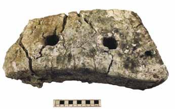 nabírací otvory byly malé, jak dokládají rozměry archeologickými výzkumy nalezených rámečků pracovních otvorů.