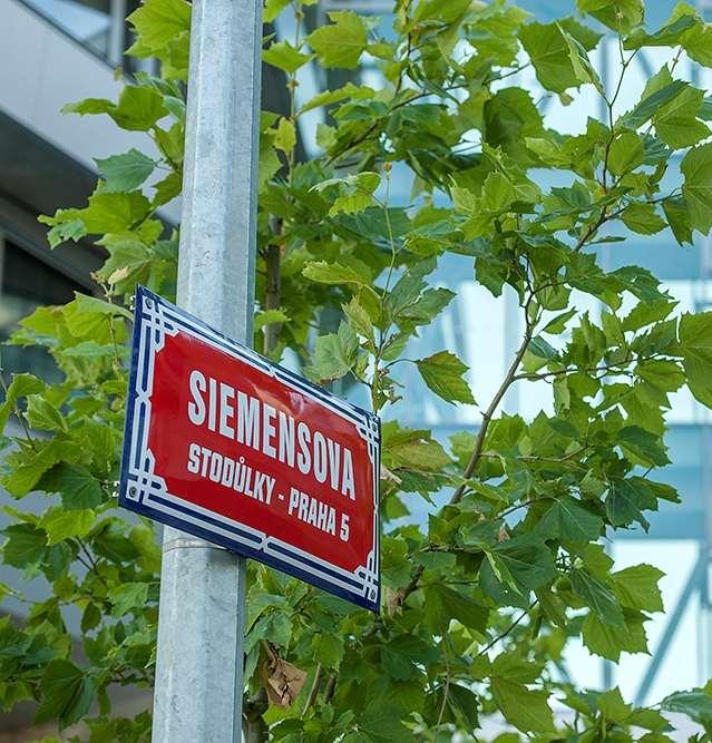 DĚKUJI ZA VAŠI POZORNOST! Siemens s.r.o. Martin Panáč martin.panac@siemens.com +420 734 424 721 siemens.