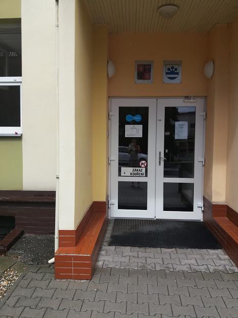 2 2. INFORMACE O DRUHU, PŘEDMĚTU ZAKÁZKY A PŘEDPOKLÁDANÉ HODNOTĚ 2.1 NÁZEV VEŘEJNÉ ZAKÁZKY Název veřejné zakázky je Dodání a instalace elektronické úřední desky, vč.