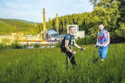 Už 200 let se specializuje na ručně foukané sklo, které se zdobí broušením, leptáním, malováním, rytím, pískováním. Letos se Den otevřených dveří koná v sobotu 13. srpna od 8.00. Individuální prohlídku je možné zajistit po telefonické domluvě (tel.