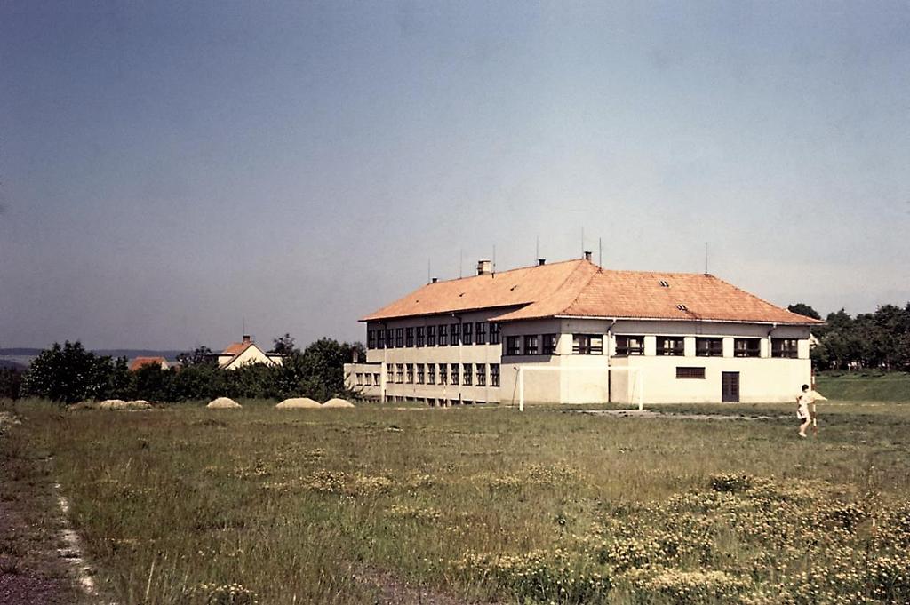 2.2 Založení fotbalového oddílu v Sepekově V roce 1958 se z místní Tělovýchovné jednoty Sokol Sepekov vytvořil oddíl fotbalistů.