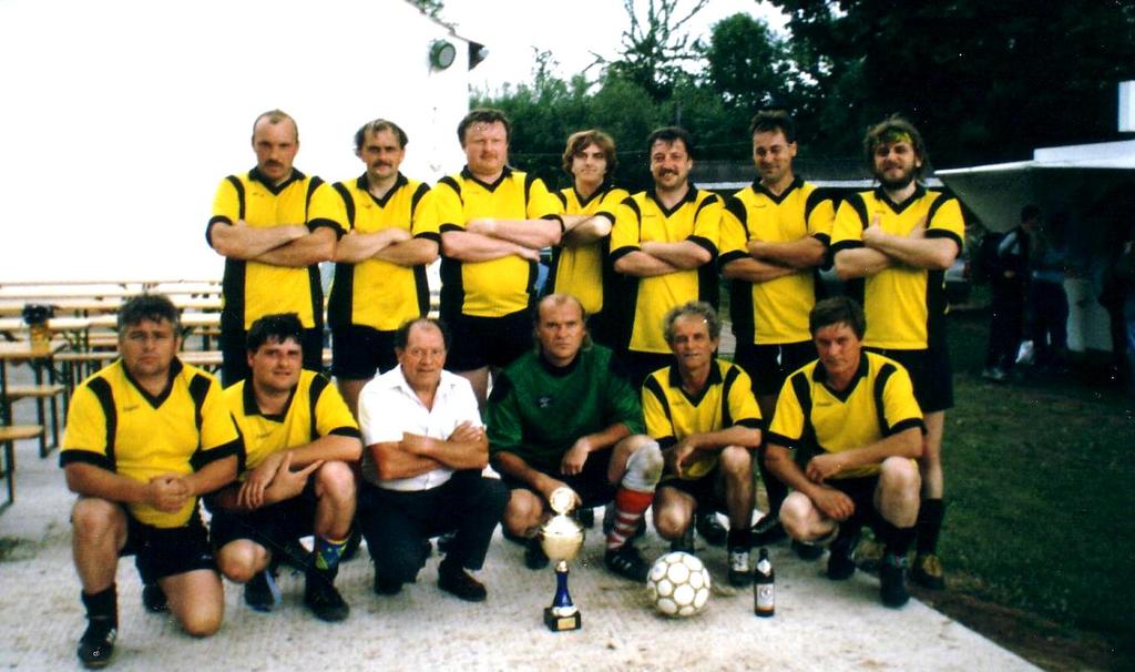 Greitschenu Ve Zprava stojí:františek ŠKOBIS,Václav CÍSLER Bláža SLACH,Sláva PIVOŇKA,Míra NOVÝ,Johan