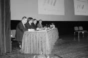 Stalo se u nás SVĚT TISKU 05/2004 Souběžné odborné konference Zajímavý experiment se uskutečnil poslední březnový den letošního roku v pražském hotelu Olšanka.