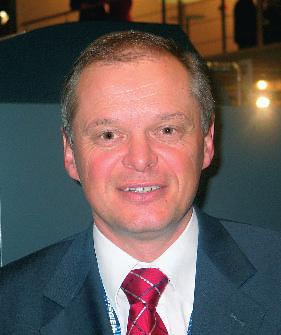 Osobnost SVĚT TISKU 05/2004 Bernhard Schreier Společnost Heidelberger Druckmaschi nen AG prochází přelomovým obdobím.