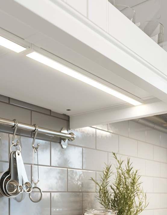 18 Osvětlení pracovní desky LED 899, /ks D. 60 cm. IKEA. Model L1514 OMLOPP. Bílé 302.452.23 02 OMLOPP, bodové osvětlení LED. 299, /ks Stmívatelné.