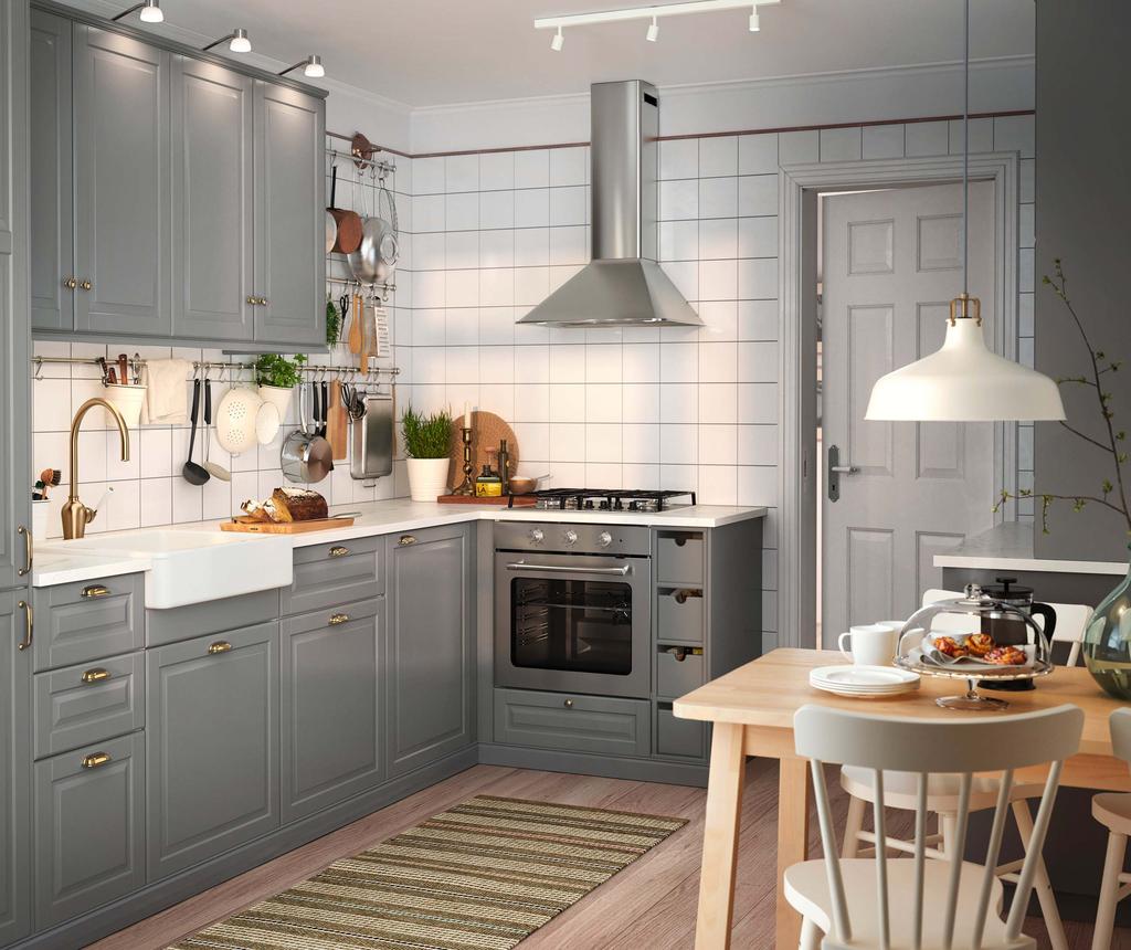 Uzpůsobte si prostor podle svého BODBYN Ať už si představujete kuchyni moderní, nebo spíš v rustikálním stylu, v IKEA si vždy vyberete.