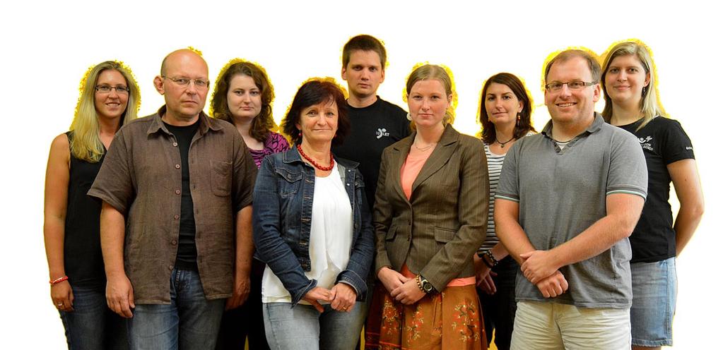 NAŠI LIDÉ V ROCE 2016 Monika Peterková ředitelka, předsedkyně klubu, terapeutka Mgr. Aleš Kalina projektový manažer, lektor Kurzů přípravy na život Mgr.