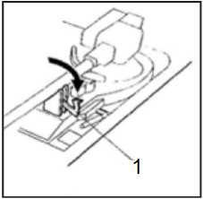 Nastavte ovladač automatického/ručního zastavení: Ovladač automatického zastavení nastavte na ON (ZAP), pokud budete chtít, aby se otočný talíř zastavil, až deska skončí.