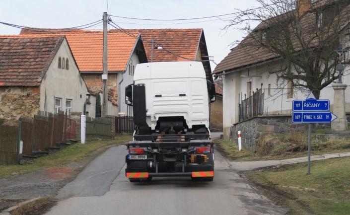 sídlem: Revoluční 383, 251 63 Strančice