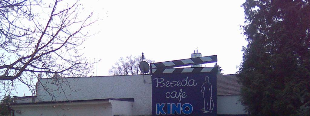 folkové scény. Tento pořad, byť tzv.