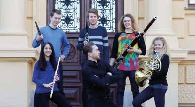 Foto: Vilém Žák 31/7 úterý 19:30 / Tuesday 7:30 p.m. Maškarní sál / Masquerade Hall Francisextet Soudobou hudbu představí absolutní vítěz Concerto Bohemia 2015, soubor Francisextet.